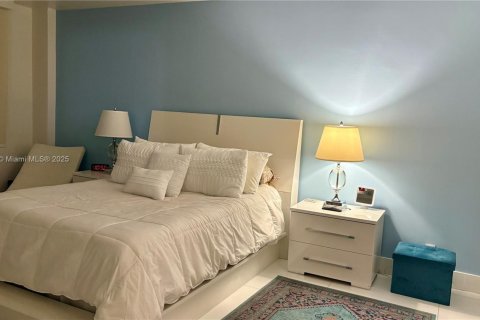 Condominio en venta en Miami Beach, Florida, 2 dormitorios, 95.69 m2 № 1972248 - foto 19
