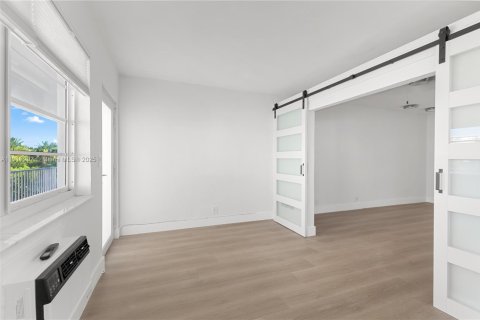 Купить кондоминиум в Майами-Бич, Флорида 1 спальня, 74.32м2, № 1972040 - фото 14