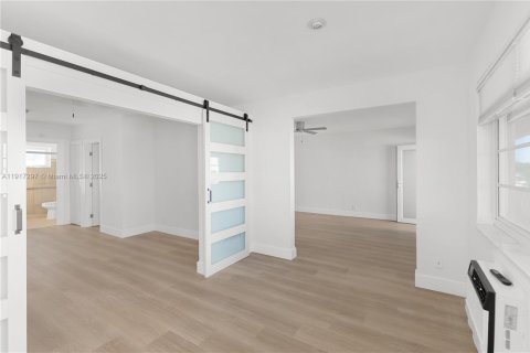 Купить кондоминиум в Майами-Бич, Флорида 1 спальня, 74.32м2, № 1972040 - фото 12