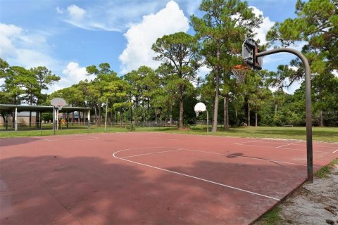 House in Sarasota, Florida 3 bedrooms, 225.29 sq.m. № 2142927 - photo 25