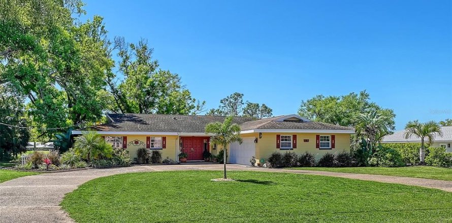 House in Sarasota, Florida 3 bedrooms, 225.29 sq.m. № 2142927