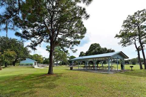 House in Sarasota, Florida 3 bedrooms, 225.29 sq.m. № 2142927 - photo 24