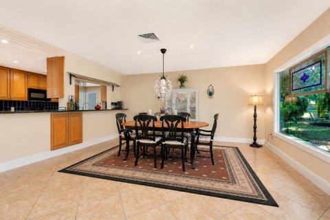 House in Sarasota, Florida 3 bedrooms, 225.29 sq.m. № 2142927 - photo 6
