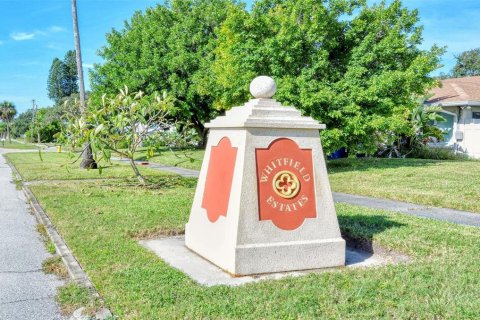 House in Sarasota, Florida 3 bedrooms, 225.29 sq.m. № 2142927 - photo 22