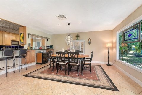 House in Sarasota, Florida 3 bedrooms, 225.29 sq.m. № 2142927 - photo 8