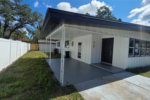House in Sarasota, Florida 3 bedrooms, 186.36 sq.m. № 2214818 - photo 25