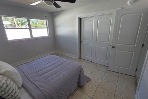 House in Sarasota, Florida 3 bedrooms, 186.36 sq.m. № 2214818 - photo 18