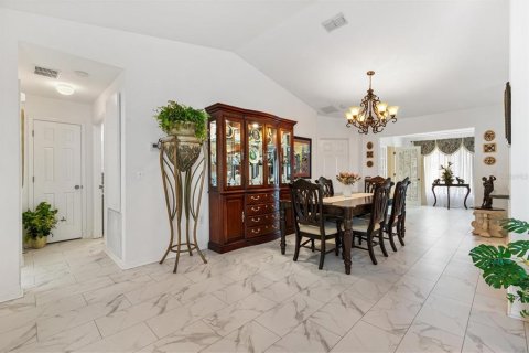 House in Summerfield, Florida 2 bedrooms, 175.03 sq.m. № 2215864 - photo 7
