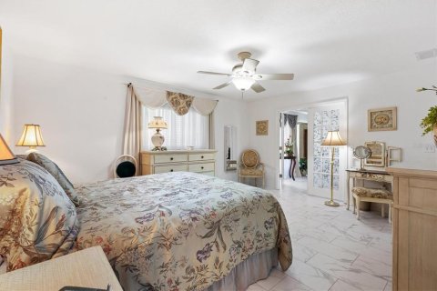 House in Summerfield, Florida 2 bedrooms, 175.03 sq.m. № 2215864 - photo 21
