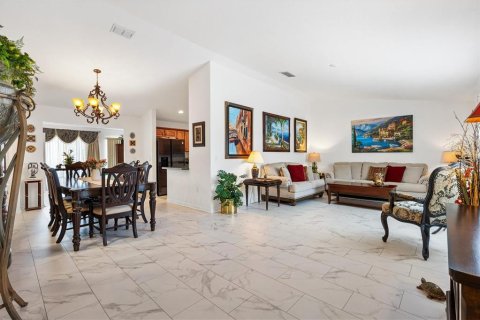 House in Summerfield, Florida 2 bedrooms, 175.03 sq.m. № 2215864 - photo 6