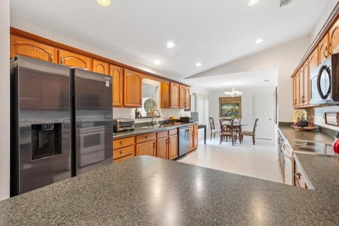 House in Summerfield, Florida 2 bedrooms, 175.03 sq.m. № 2215864 - photo 10