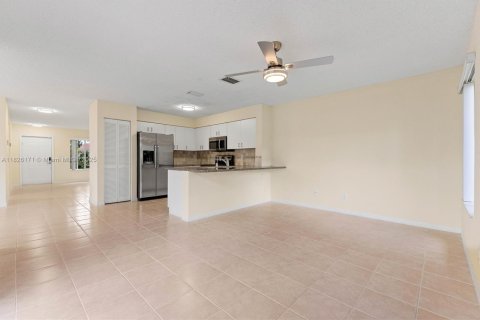 Adosado en venta en Davie, Florida, 4 dormitorios, 175.21 m2 № 1799521 - foto 14