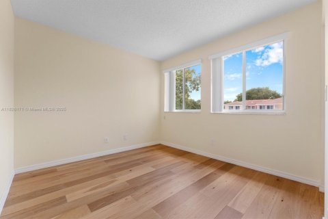 Adosado en venta en Davie, Florida, 4 dormitorios, 175.21 m2 № 1799521 - foto 28
