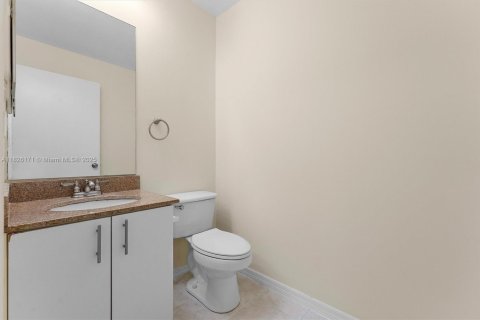 Adosado en venta en Davie, Florida, 4 dormitorios, 175.21 m2 № 1799521 - foto 16