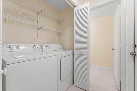 Adosado en venta en Davie, Florida, 4 dormitorios, 175.21 m2 № 1799521 - foto 15