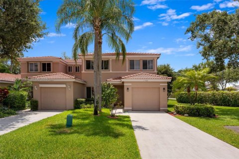 Adosado en venta en Davie, Florida, 4 dormitorios, 175.21 m2 № 1799521 - foto 1