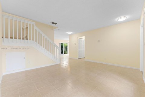 Adosado en venta en Davie, Florida, 4 dormitorios, 175.21 m2 № 1799521 - foto 4