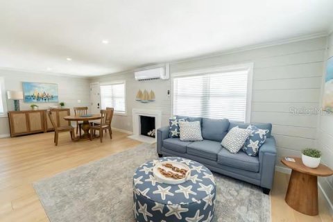 Immobilier commercial à vendre à Redington Shores, Floride: 308.34 m2 № 2416668 - photo 12