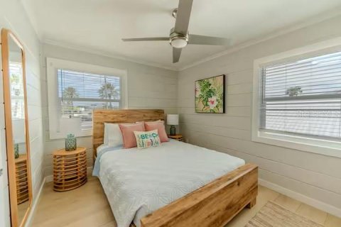 Immobilier commercial à vendre à Redington Shores, Floride: 308.34 m2 № 2416668 - photo 17