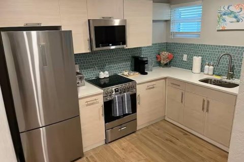 Immobilier commercial à vendre à Redington Shores, Floride: 308.34 m2 № 2416668 - photo 23