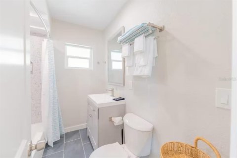 Immobilier commercial à vendre à Redington Shores, Floride: 308.34 m2 № 2416668 - photo 27