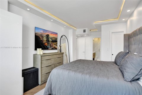 Condo in Hallandale Beach, Florida, 2 bedrooms  № 1861402 - photo 28