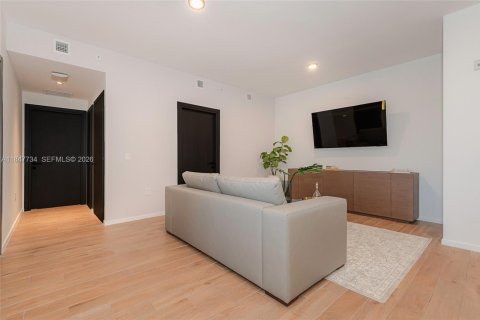 Condo in Miami, Florida, 2 bedrooms  № 2248000 - photo 9