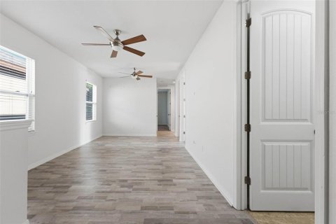 House in Windermere, Florida 4 bedrooms, 207.73 sq.m. № 2133810 - photo 28
