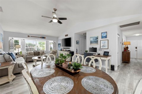 Villa ou maison à vendre à Port Charlotte, Floride: 3 chambres, 184.32 m2 № 2216659 - photo 13