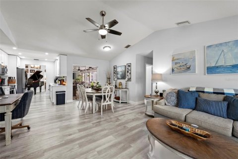 Villa ou maison à vendre à Port Charlotte, Floride: 3 chambres, 184.32 m2 № 2216659 - photo 12