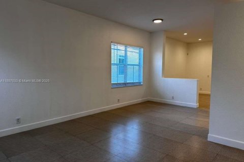 House in Weston, Florida 3 bedrooms, 143.63 sq.m. № 1933140 - photo 5