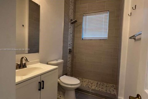 House in Weston, Florida 3 bedrooms, 143.63 sq.m. № 1933140 - photo 15