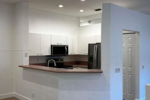 House in Weston, Florida 3 bedrooms, 143.63 sq.m. № 1933140 - photo 8