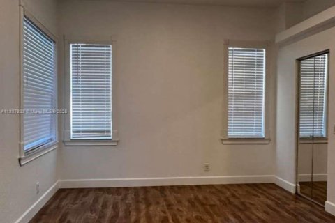 House in Weston, Florida 3 bedrooms, 143.63 sq.m. № 1933140 - photo 10