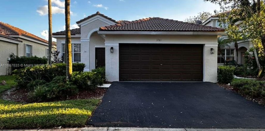 Casa en Weston, Florida 3 dormitorios, 143.63 m2 № 1933140