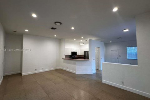 House in Weston, Florida 3 bedrooms, 143.63 sq.m. № 1933140 - photo 7