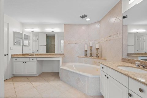 Copropriété à vendre à Sarasota, Floride: 3 chambres, 204.38 m2 № 2099777 - photo 18