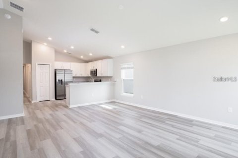 House in Winter Haven, Florida 3 bedrooms, 126.16 sq.m. № 1853120 - photo 7