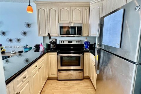 Condominio en alquiler en Miami Beach, Florida, 1 dormitorio, 62.43 m2 № 2056714 - foto 4