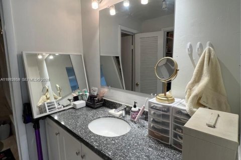 Condominio en alquiler en Miami Beach, Florida, 1 dormitorio, 62.43 m2 № 2056714 - foto 8