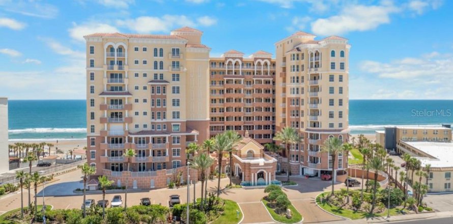 Condo in Daytona Beach, Florida, 3 bedrooms № 2205654