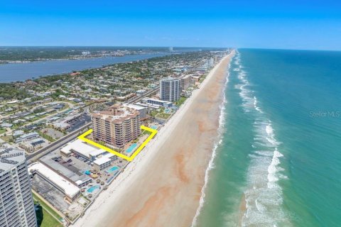 Condo in Daytona Beach, Florida, 3 bedrooms № 2205654 - photo 22