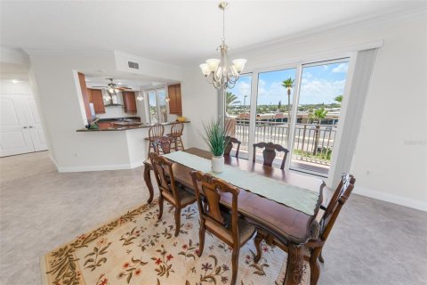 Condo in Daytona Beach, Florida, 3 bedrooms № 2205654 - photo 12