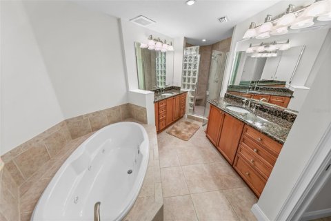 Condo in Daytona Beach, Florida, 3 bedrooms № 2205654 - photo 28