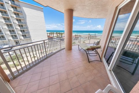 Condo in Daytona Beach, Florida, 3 bedrooms № 2205654 - photo 8