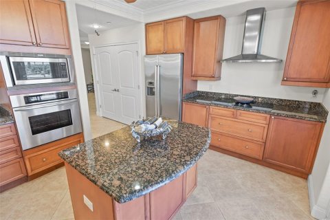 Condo in Daytona Beach, Florida, 3 bedrooms № 2205654 - photo 19