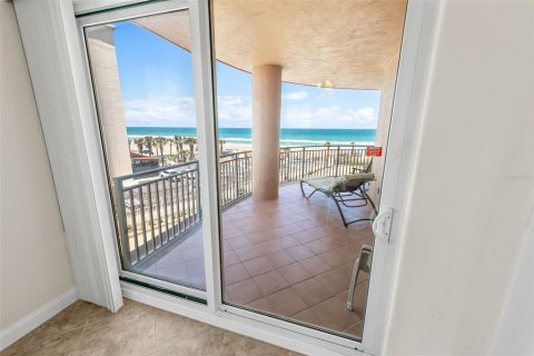 Condo in Daytona Beach, Florida, 3 bedrooms № 2205654 - photo 7