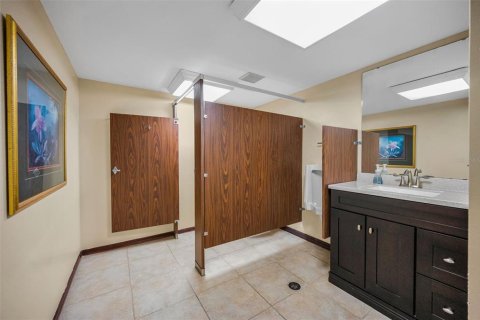 Immobilier commercial à vendre à Tampa, Floride: 752.14 m2 № 1780317 - photo 21