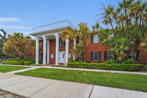 Immobilier commercial à vendre à Tampa, Floride: 752.14 m2 № 1780317 - photo 9