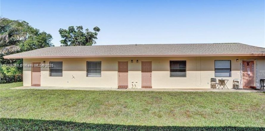 Villa ou maison à Hollywood, Floride 2 chambres, 680.23 m2 № 1792470
